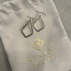 Kendra Scott Sophia earrings